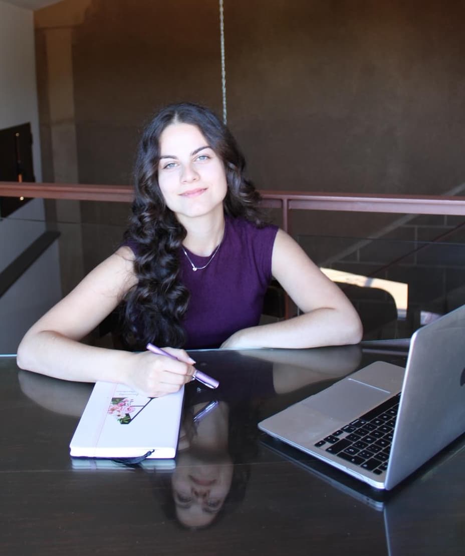 Alba Fernández Méndez, psicóloga general sanitaria de Psicalmia